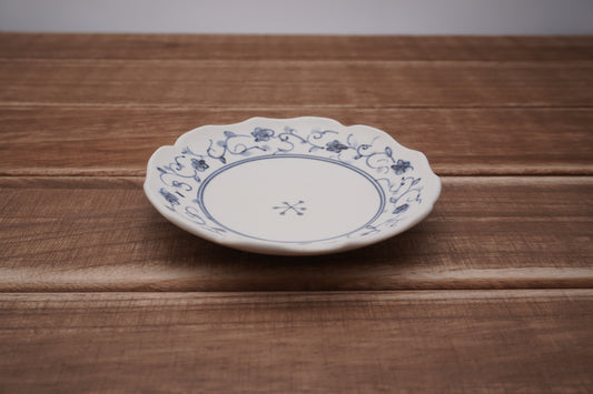 染付花唐草輪花（小皿B）