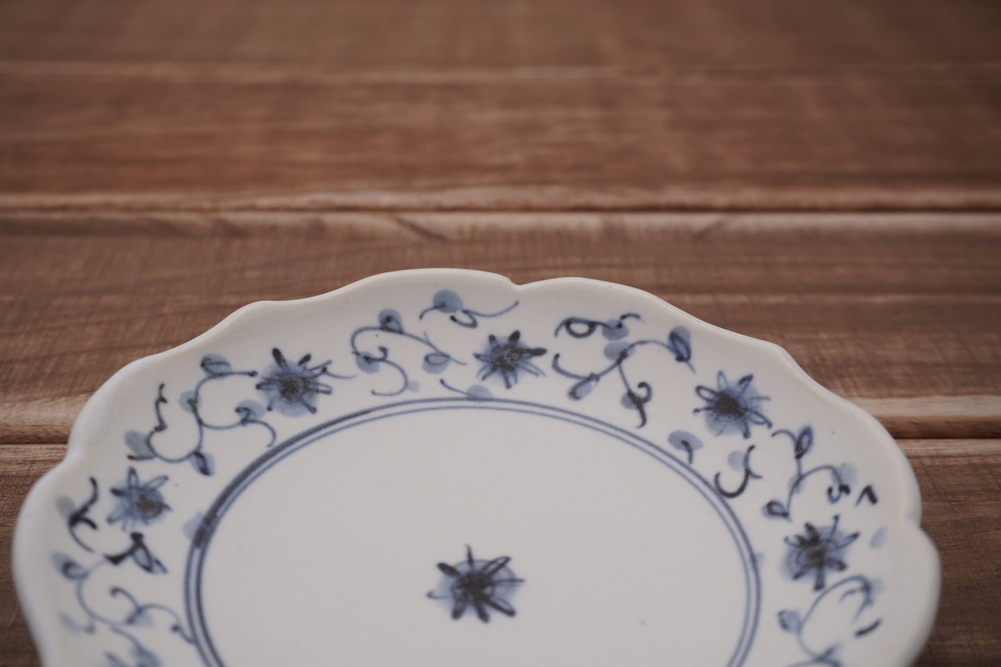 染付花唐草輪花（小皿A）