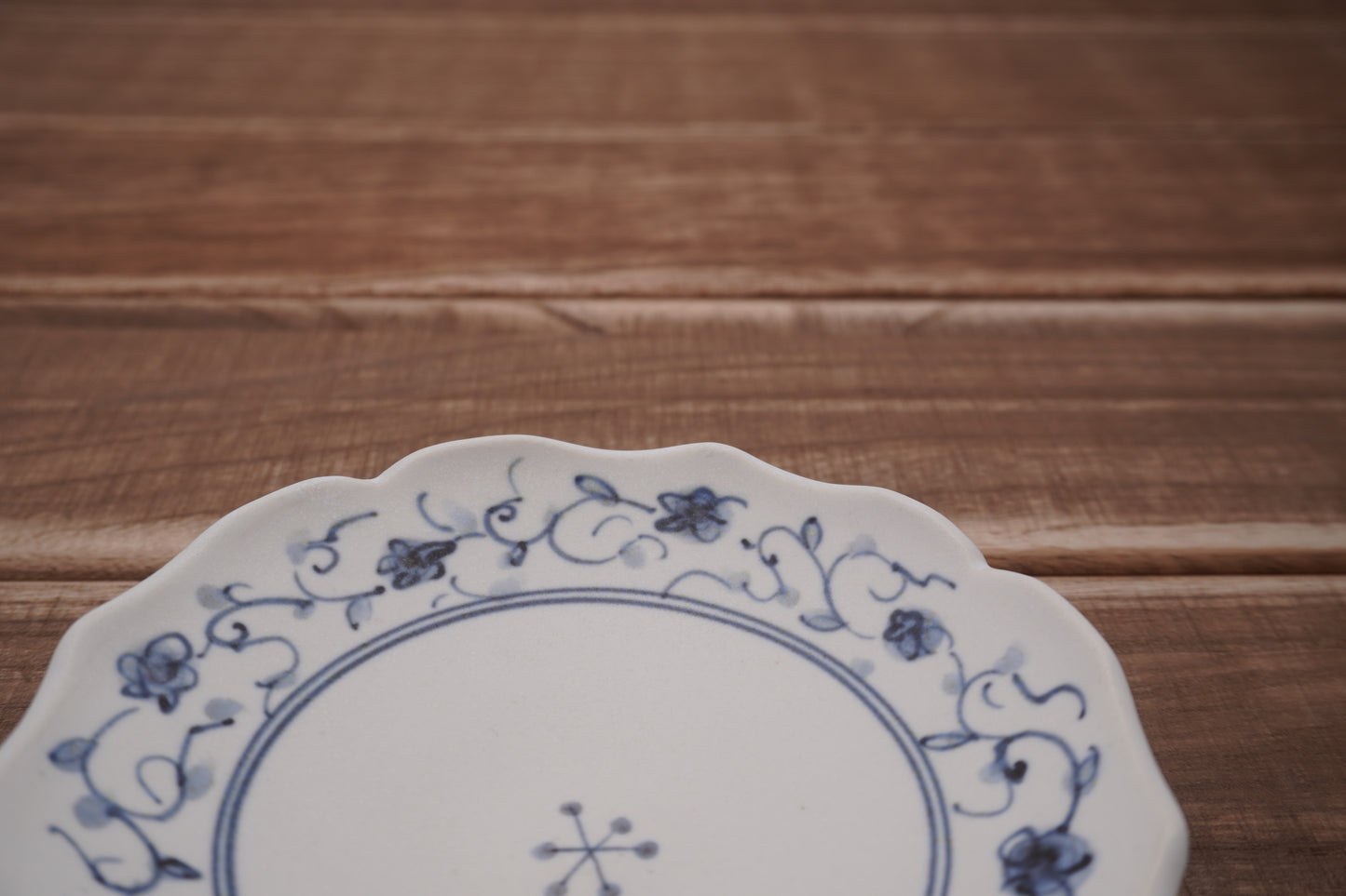 染付花唐草輪花（小皿B）